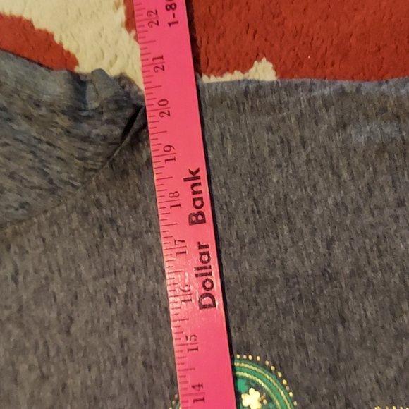 EUC gray t shirt with gold and green shamrocks size XXXL - Picture 4 of 5